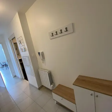 Apartment 2 Chambre *